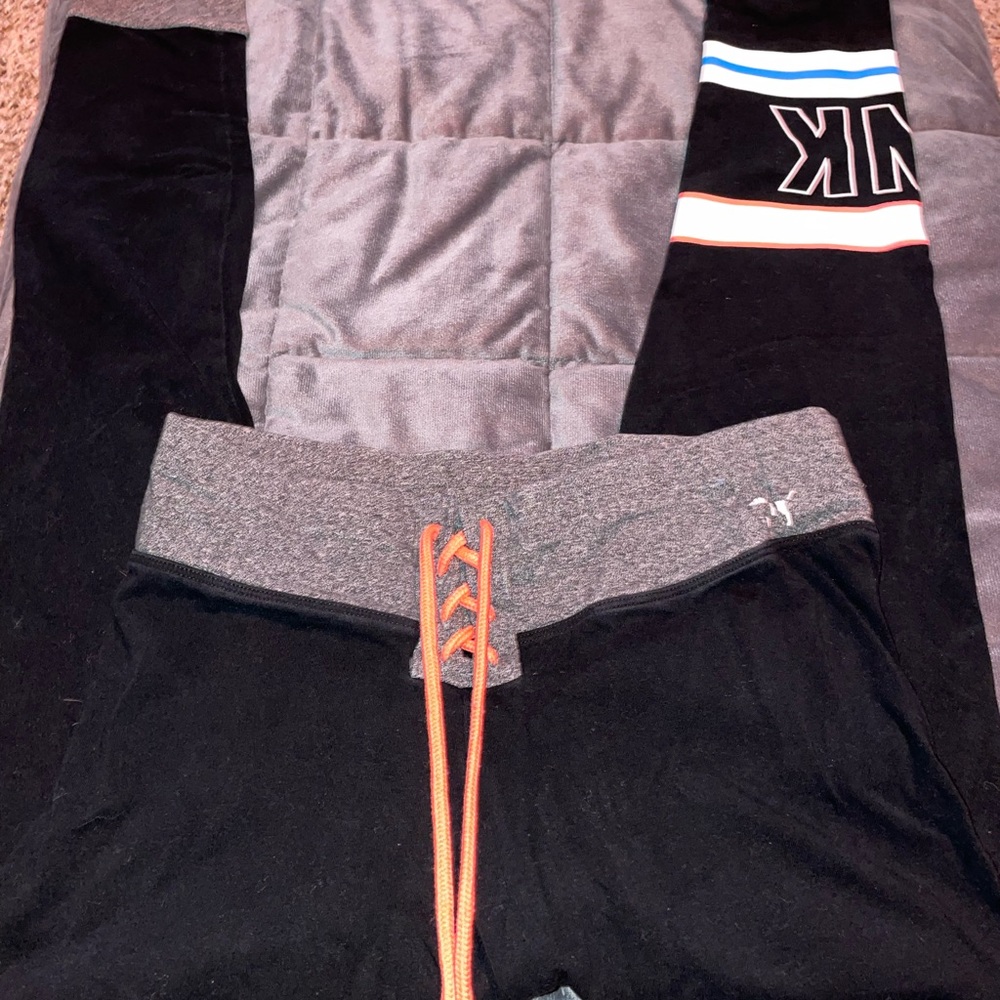 super cute vs pink yoga leggings